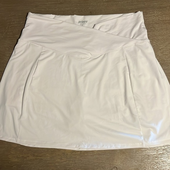 Prince Dresses & Skirts - Prince Tennis Skort Womens XL White Fashion Wrap Skirt Shorts Ball Pocket